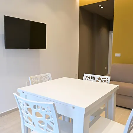 Luna Apartment